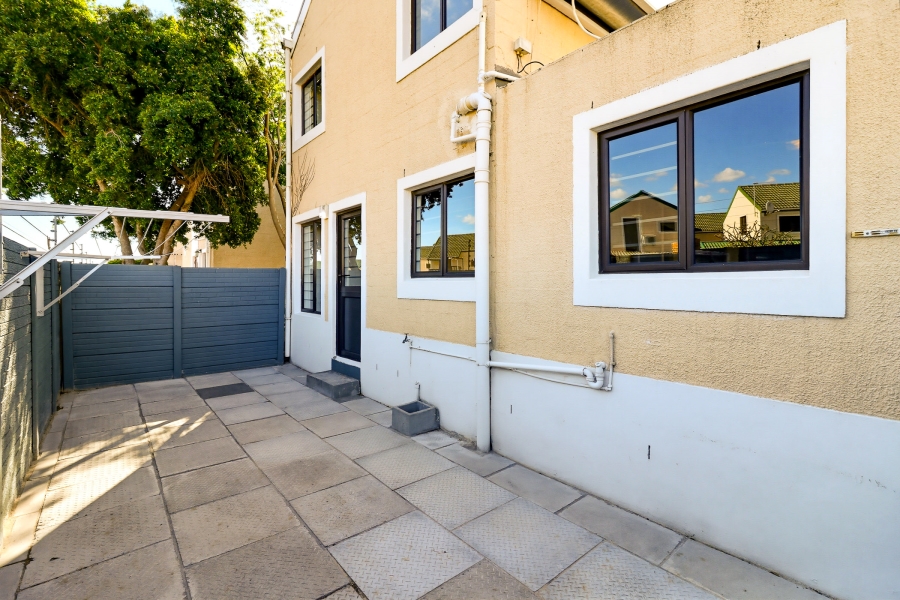 2 Bedroom Property for Sale in Heritage Park Western Cape
